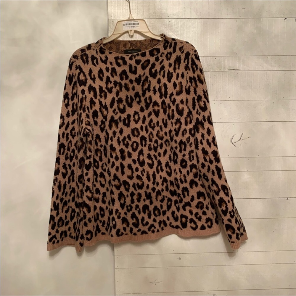 Beautiful Leopard Print Ann Taylor Sweater